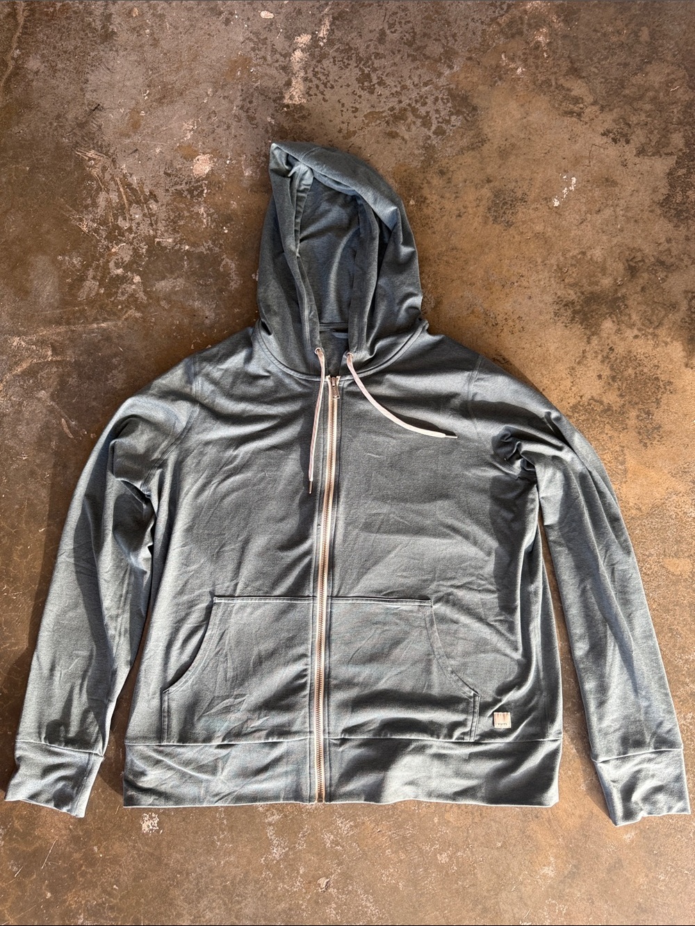 Vuori women’s Zip Hoodie in blue/teal